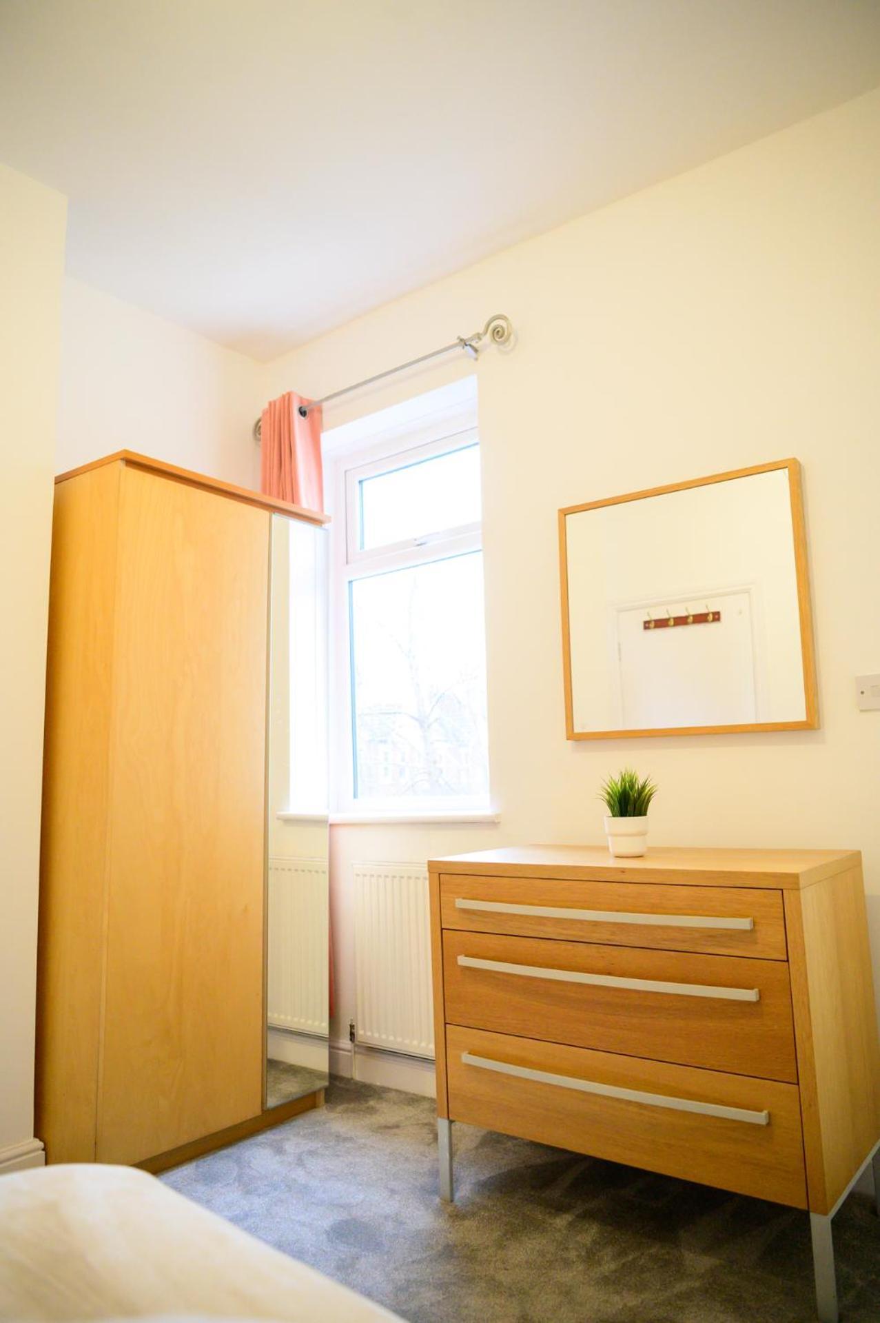 Aqua Springs, 2 Bedroom 1st Floor Apartment, Near Didsbury Manchester
